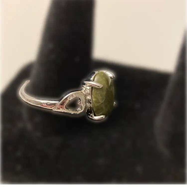 Vintage Silver Ring With Heart Design and Chalcedony Stone Size 10 1/4