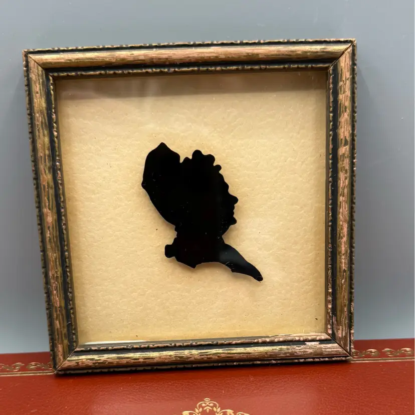 Vintage Martha Washington Silhouette Portrait - Framed 4 3/8"
