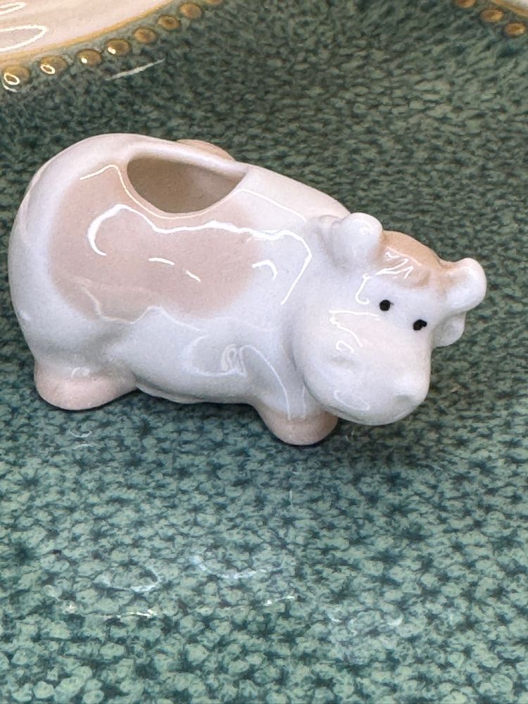 Mini Vintage White & Tan Miniature Porcelain Cow Figurine w/ Hole In Back for a flower. Mini cow vase or toothpick holder