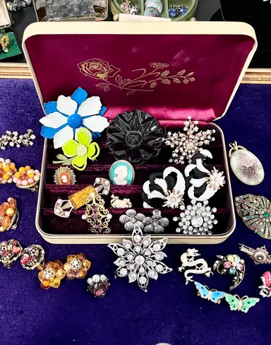 Vintage Jewelry! Go Through New Inventory With Me 🥰