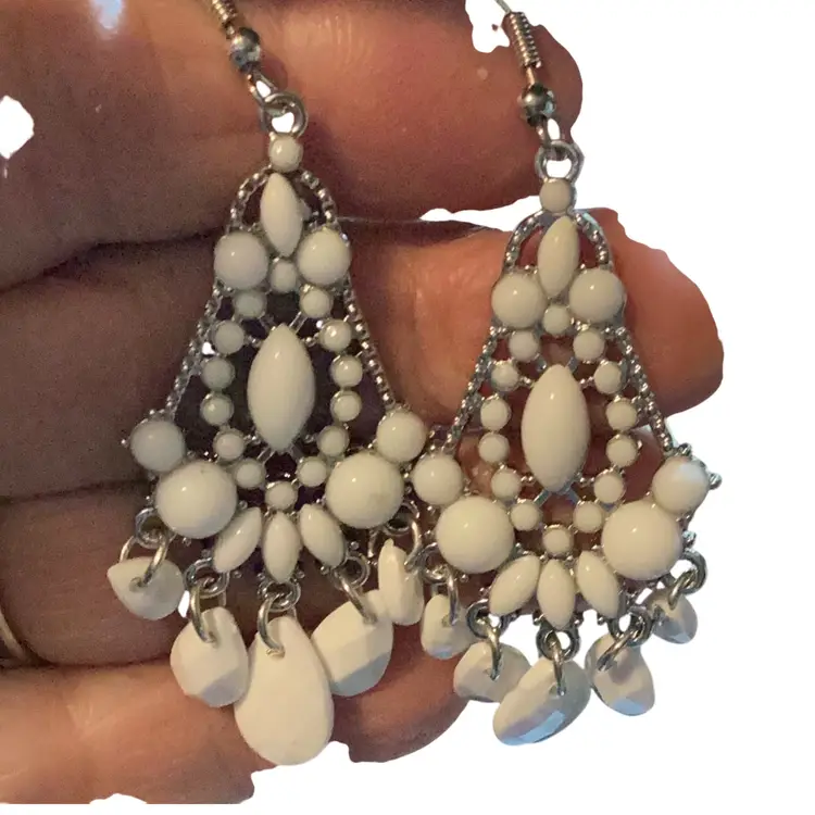 Paparazzi dangle, white earrings