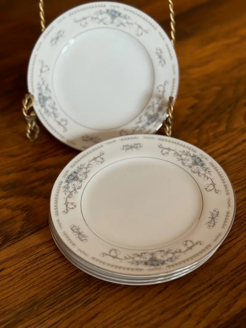 WR Fine Porcelain China “Diane” Japan - Set of 4 Vintage 6" Plates - Blue Floral with Platinum Trim