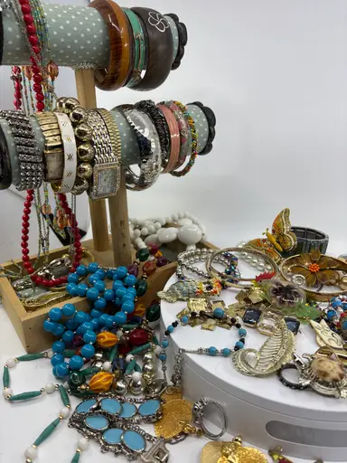 Lunchbreak! $1 Start Jewelry ✨ 