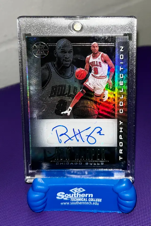 Ron Harper Trophy Collection Autographed Card