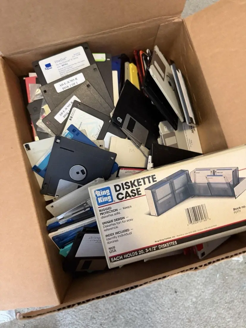Vintage Floppy Disk Collection Retro Computing Bulk Lot, Mixed Brands (1200+ Untested Disks, USA Ori