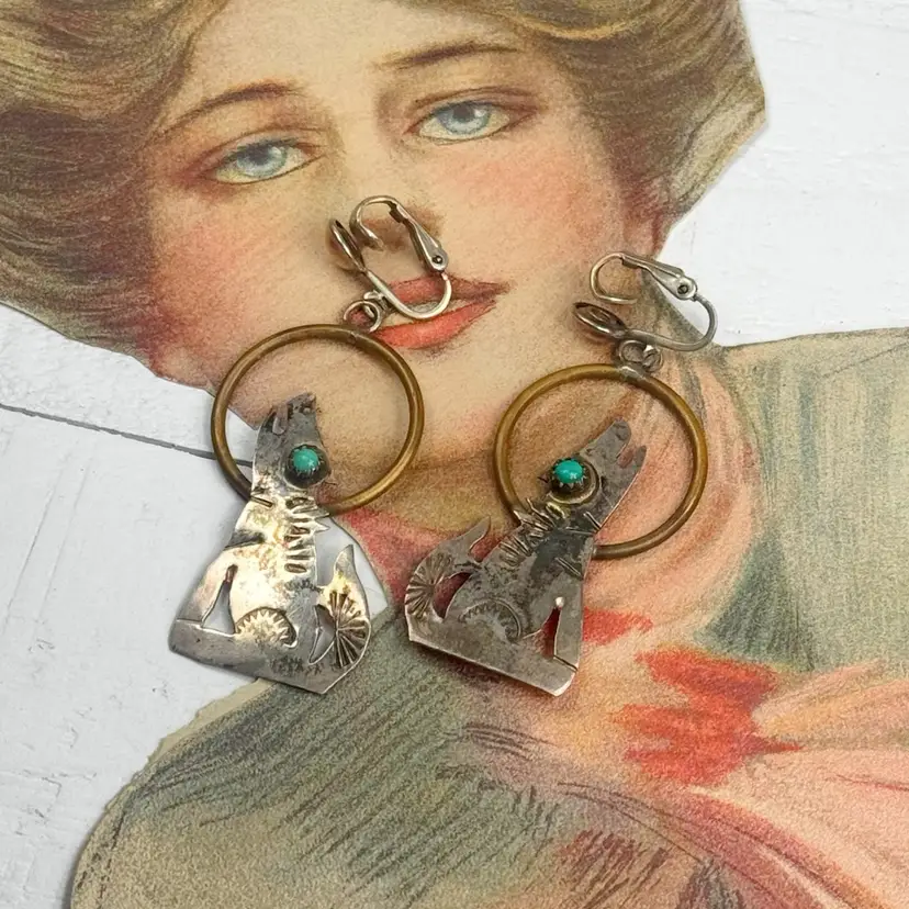 Vintage Howling Coyote Clip On Earrings 1.5”
