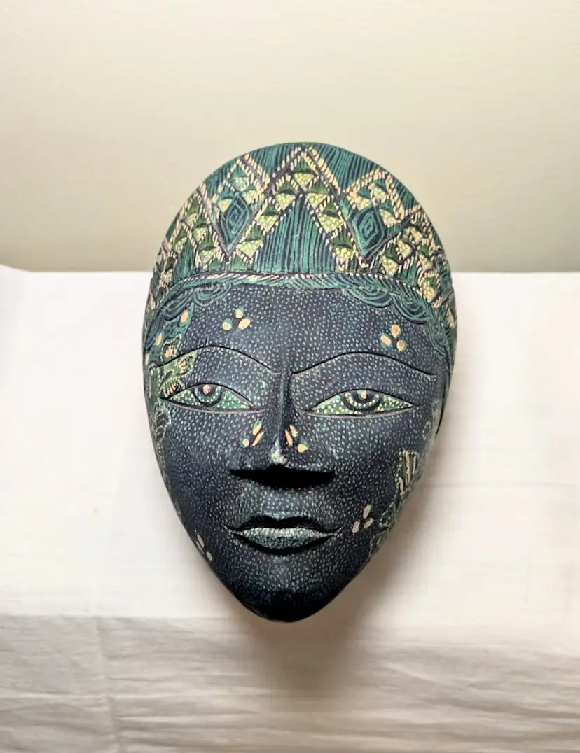 Batik Indonesian Wood Carved & Painted Mask Trinket Box Figurine Blue