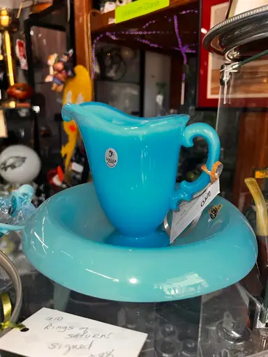 Shop With Uuwin @ Antiques Market On High