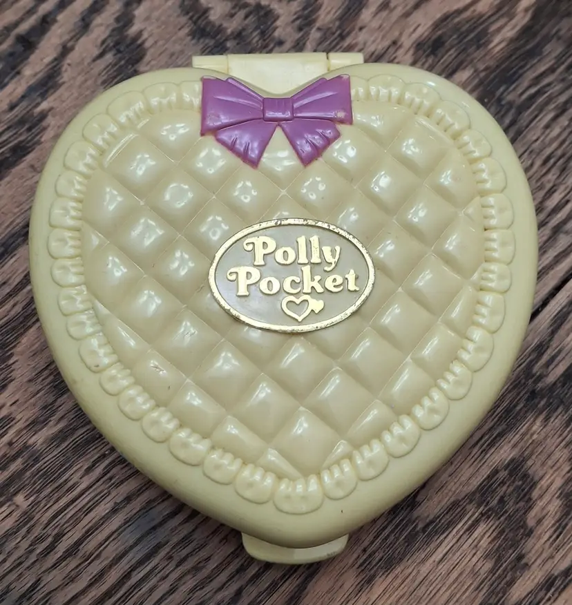 Vintage 1994 Bluebird Polly Pocket Strollin' Baby Compact
