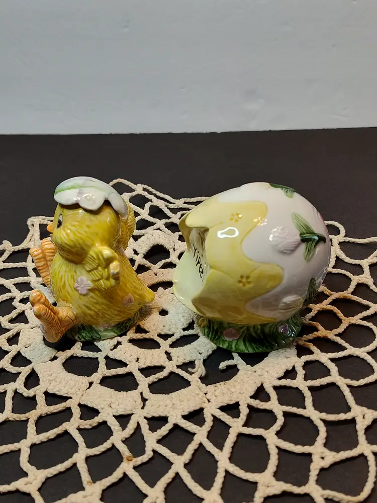 Chick & Egg Salt & Pepper Shakers