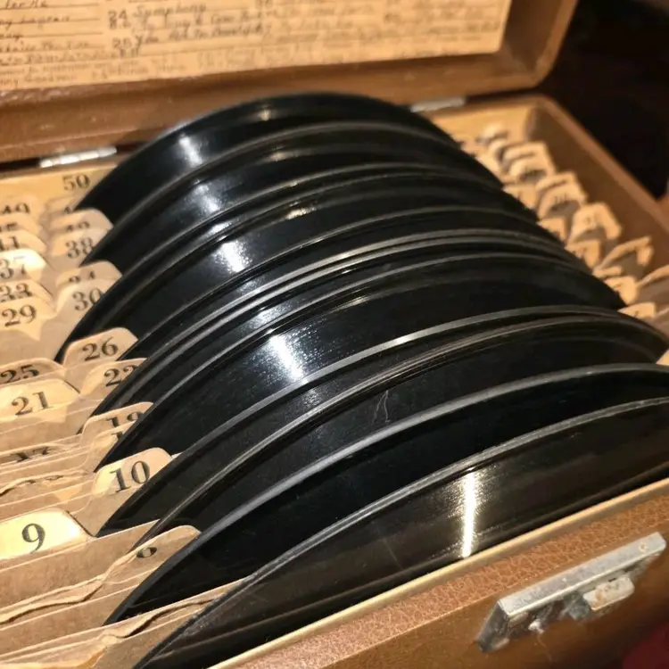 Vintage 78 RPM Record Holder Box Case w/ Bundle of Vinyl Records circa 40s 50s