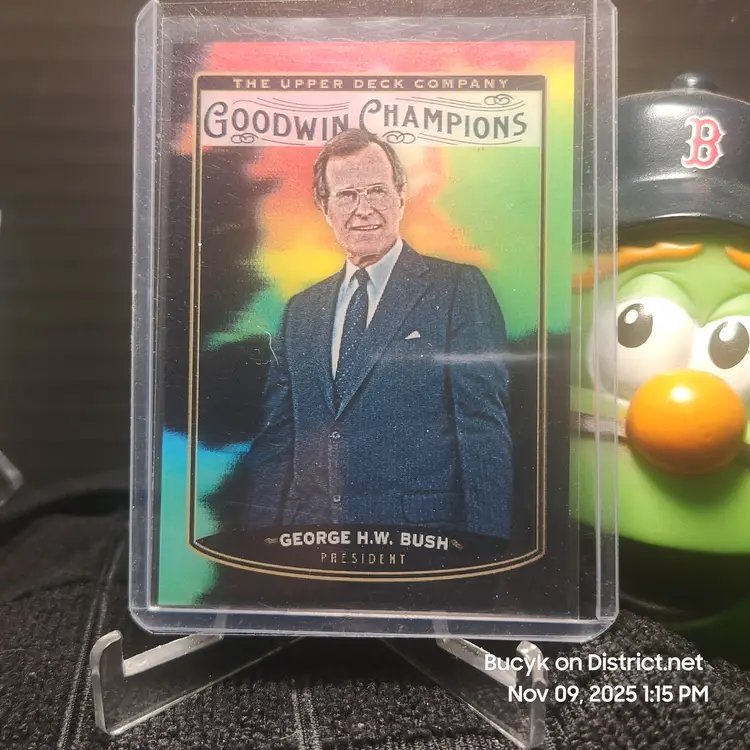 2019 Upper Deck Goodwin Champions Lenticular - George H.W. Bush