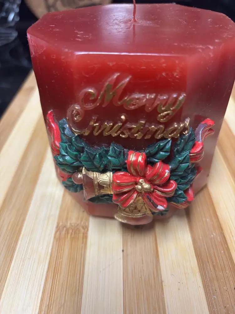 “MERRY CHRISTMAS” CANDLE