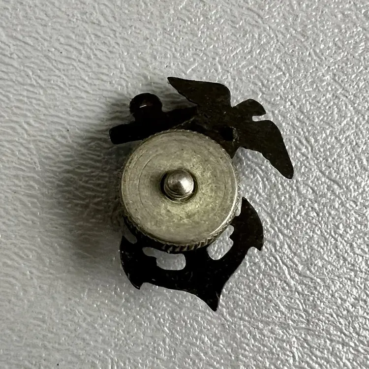 Vintage USMC US Marines Military Pin Screw Back Globe Eagle Anchor 1"