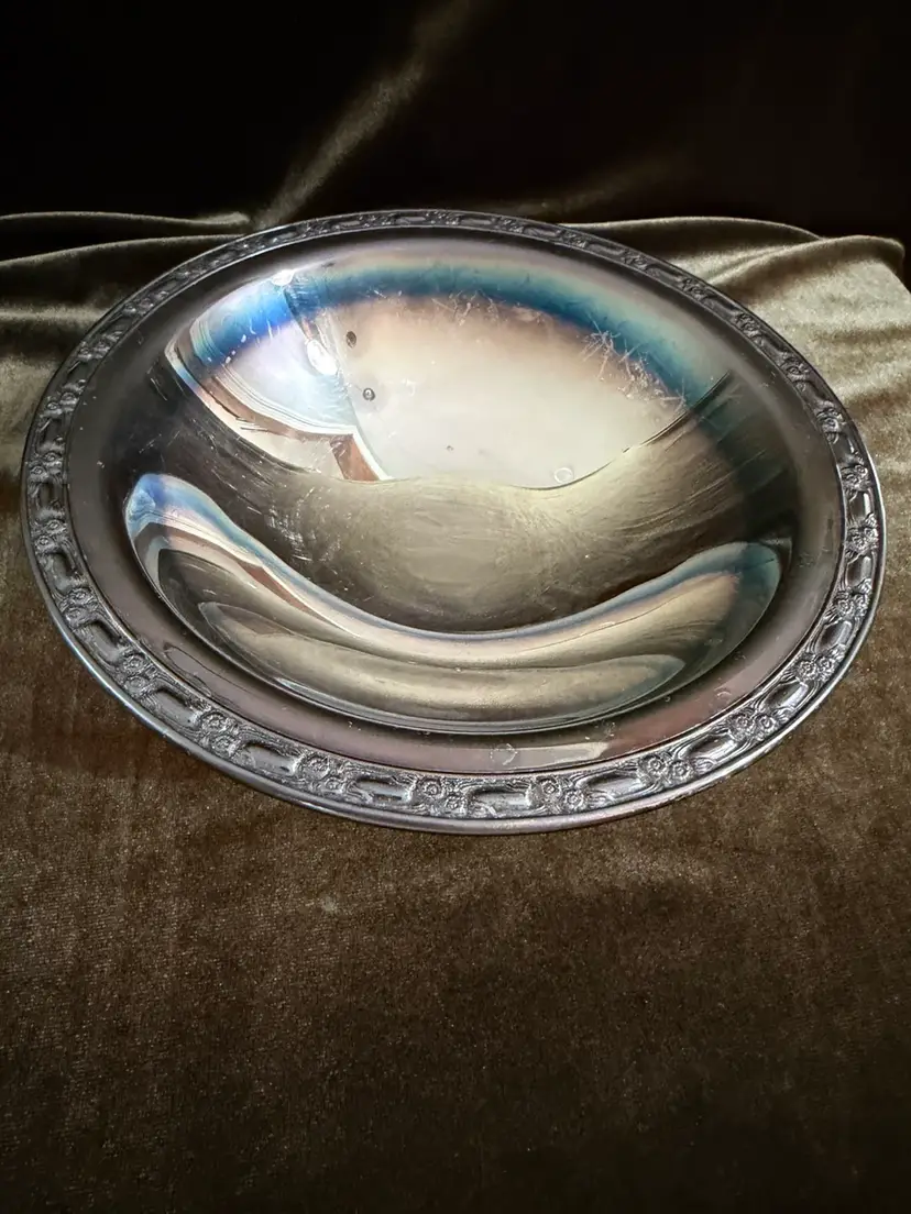 7.25” Oneida Silversmiths Silverplated Bowl