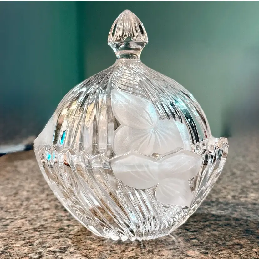 Vintage Anna Hutte Bleikristall Satin Floral Design Lead Crystal Hand Cut Lidded Candy Dish Made in Germany