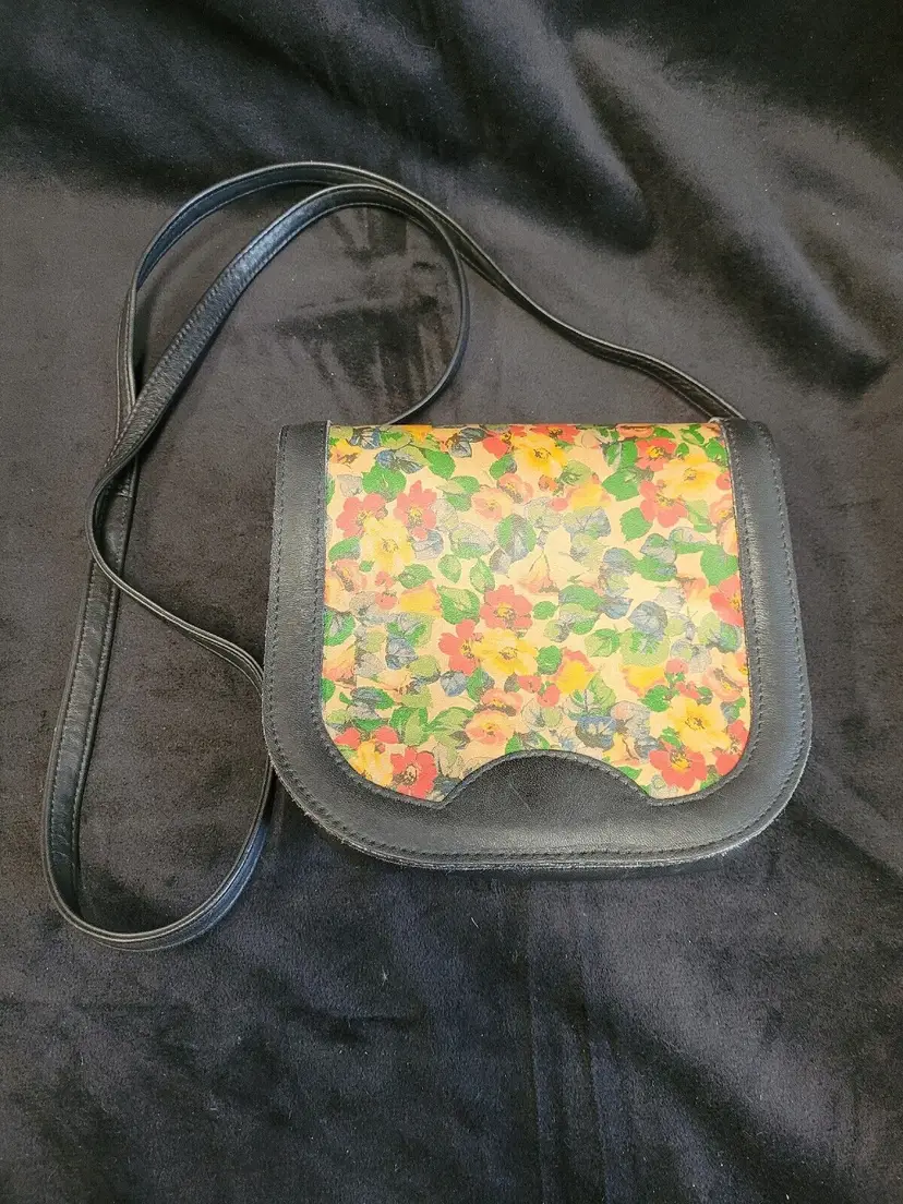 Vintage Black Floral Handbag