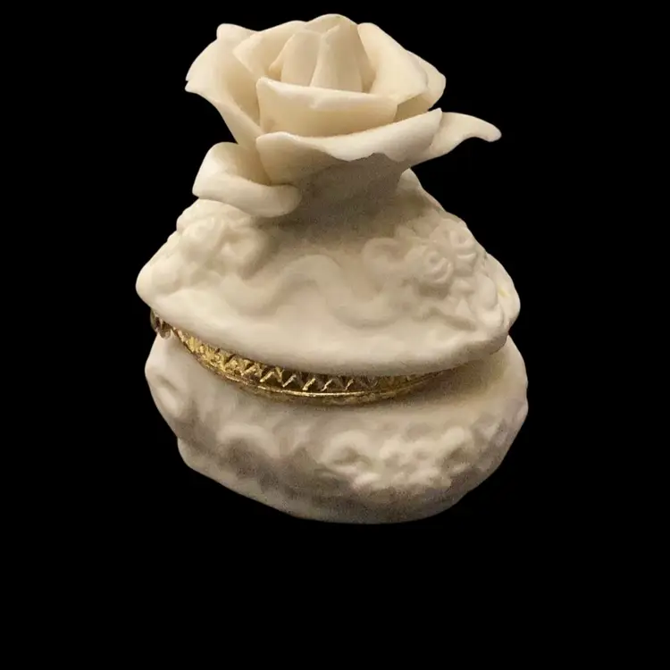 Vintage Ceramic Miniature Carver Heart Cream Tricket Box With Rose On Top