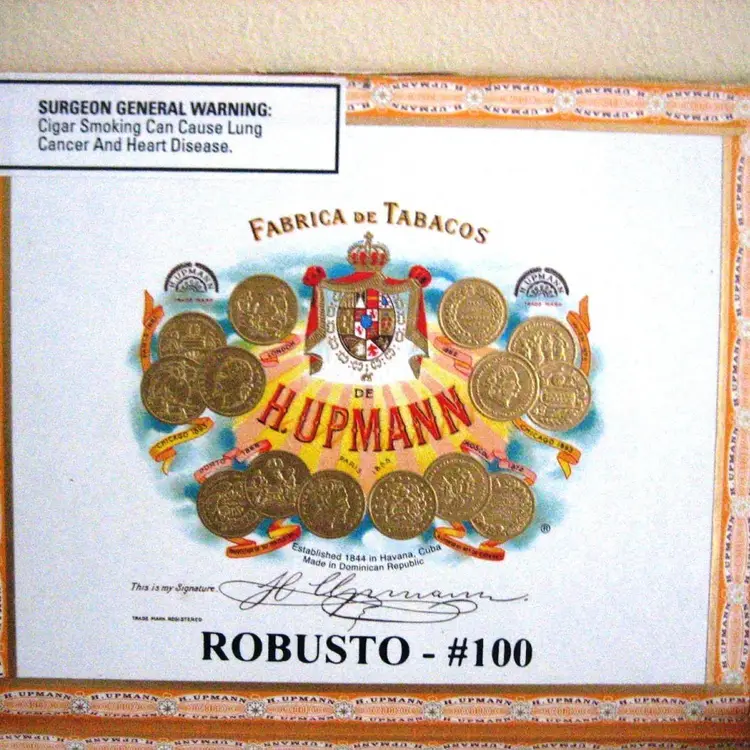 H. Upmann Vtg Robustos #100, EMPTY Wooden Collectible Cigar Box Tobacciana Display Piece, Box for Hand Made Cigars in the Dominican Republic