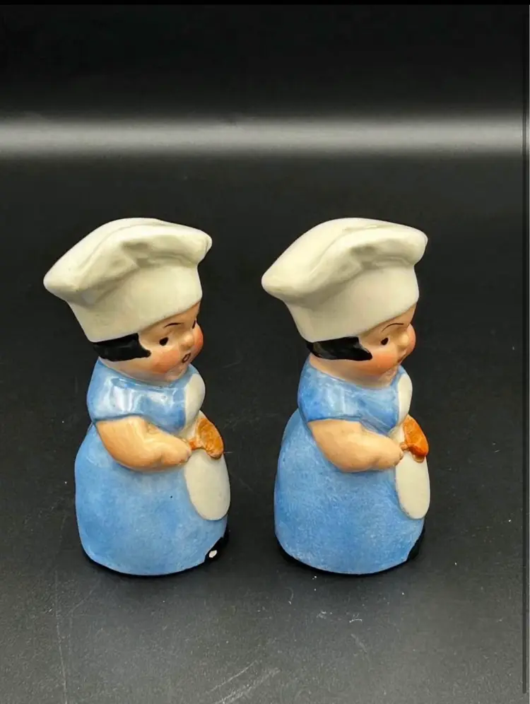 Vintage Chef Salt And Pepper Shakers