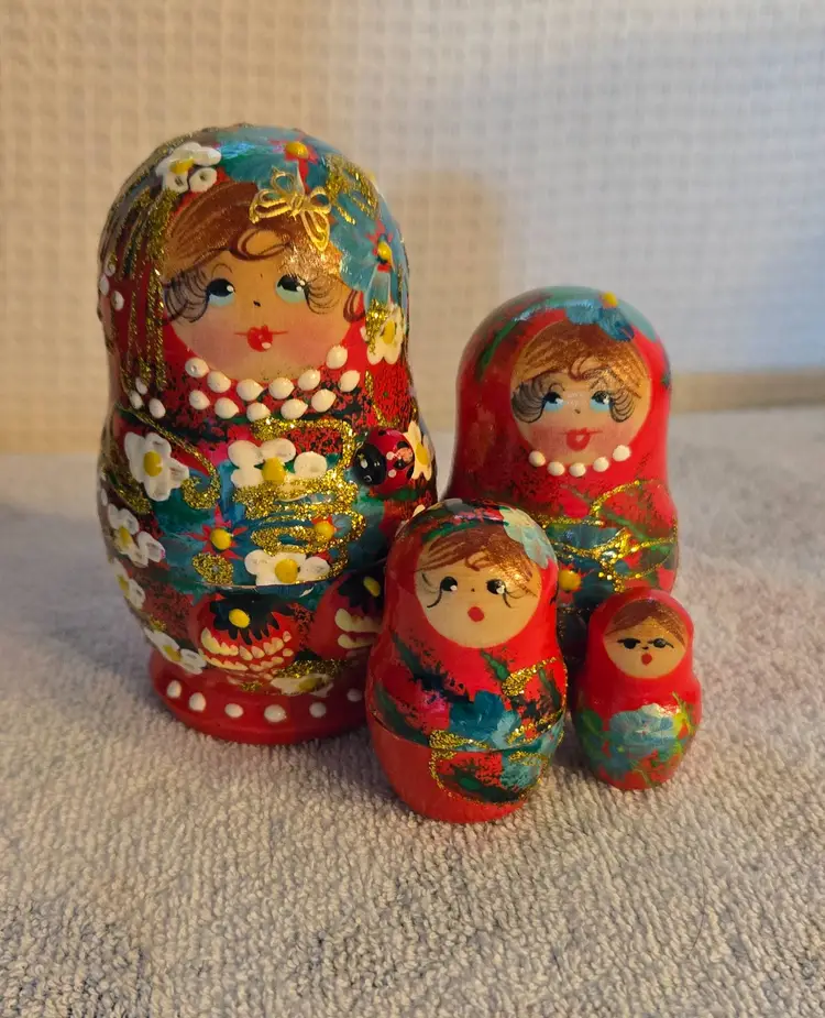 Vintage Russian Matryoshka Nesting Dolls - Set of 4-