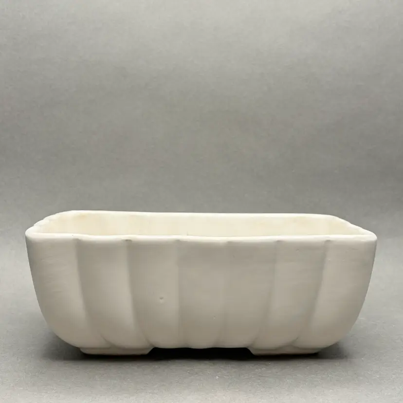 Vintage White Hull USA Ceramic Ribbed Planter F42