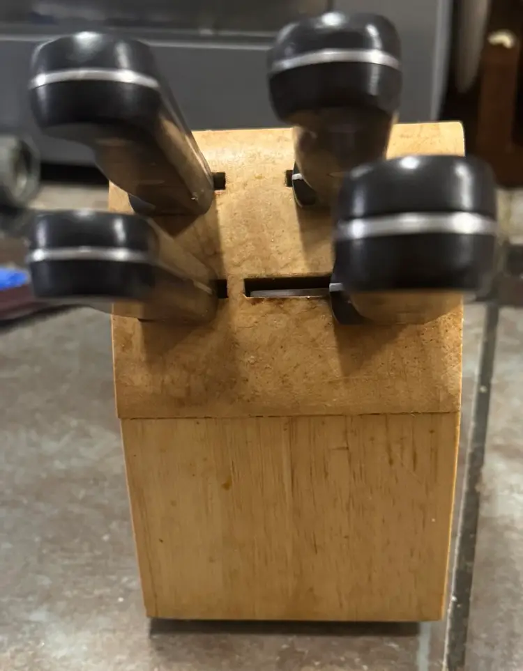 Chicago Cutlery 4 Knife Set In Wood Block