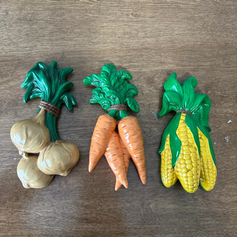 Set Of 3 VTG Chalk Ware Ceramic Wall Plaque MCM Carrots, Corn & Onions