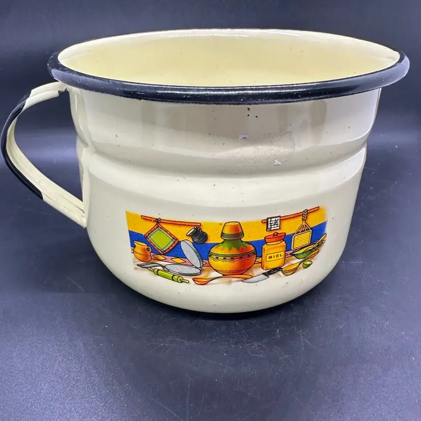 16. Enamel Bean pot