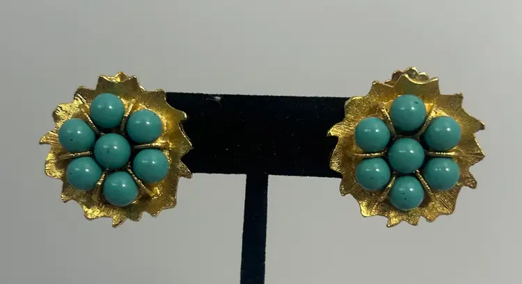 Vintage Gold Tone Teal Round Bead Clip on Earrings