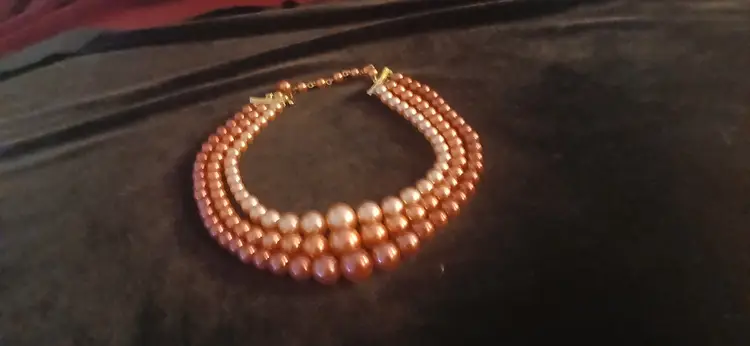 Vintage 3 tone faux triple strand pearl necklace