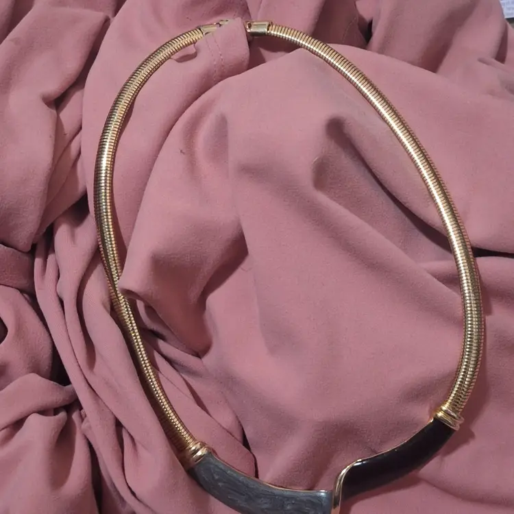 80's Gold-tone Enameled Collar