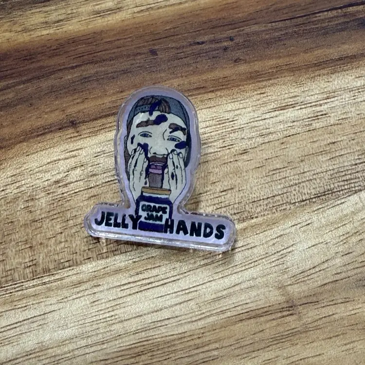 Jelly hands Cary Pin