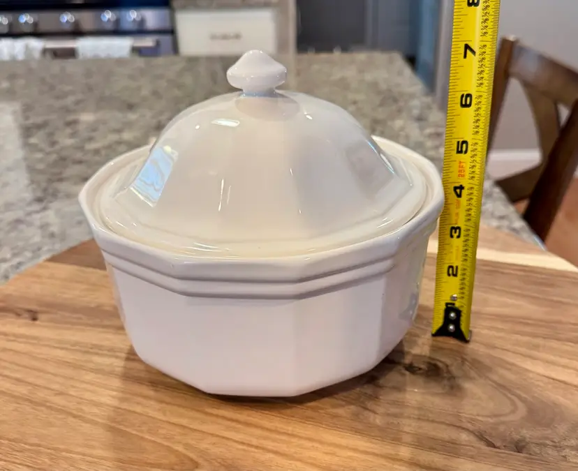 Pfaltzgraff 2 -Quart Stoneware Casserole Dish