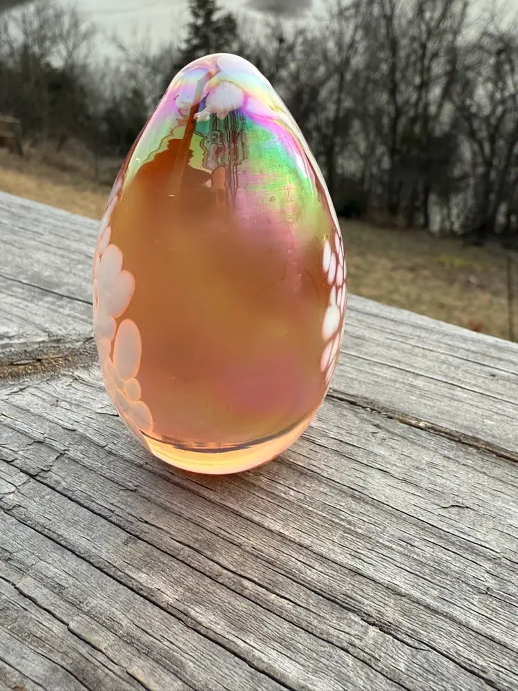 24 Studio Art Glass Iridescent "Peach Blush" Egg Paperweight - Mottled White & Gold