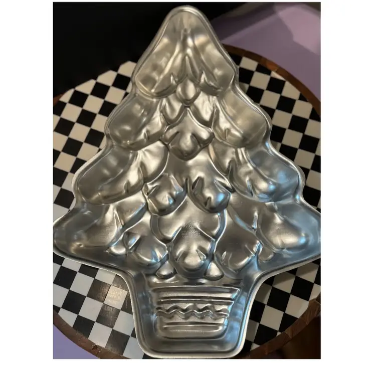 Wilton 1972 Christmas Tree Cake Pan