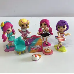 Lot Of 4 Party Popteenies With Accessories