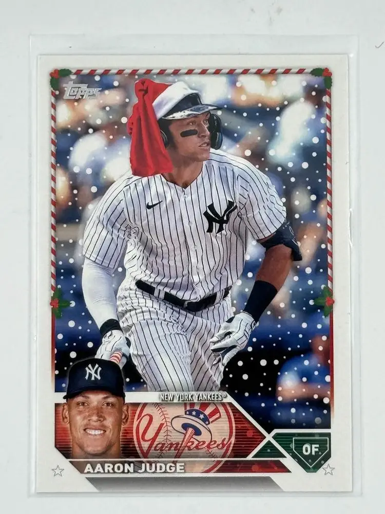 Aaron Judge 2023 Topps Holiday SP (Santa Hat) New York Yankees