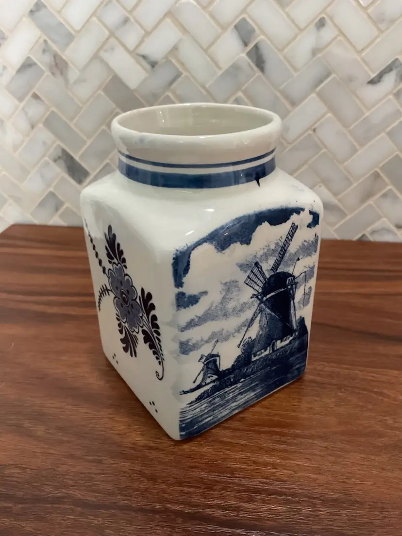 Delft Blue Petite Jar - 4.5”