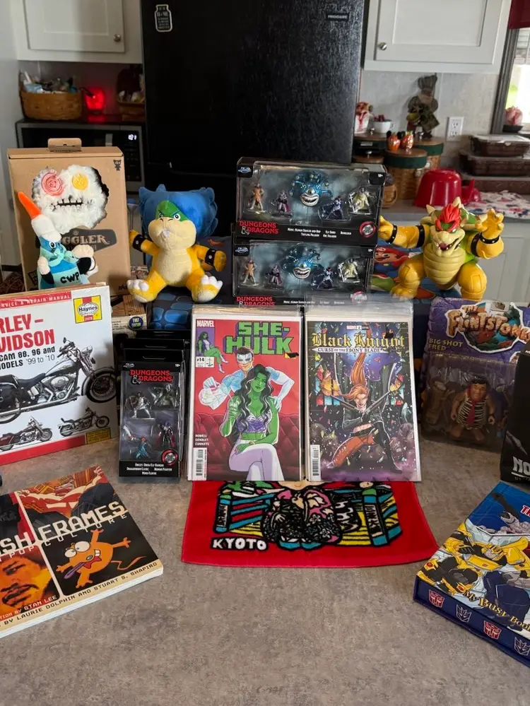 200 Books In An Hour..Blow Out 3.00Lots Of 5 Comics James Bond Books, Harley Davidson Books