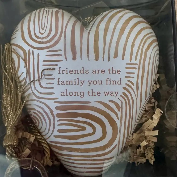 Collectible DEMDACO Art Hearts "Friends Are Family" resin HEART sculpture NIB