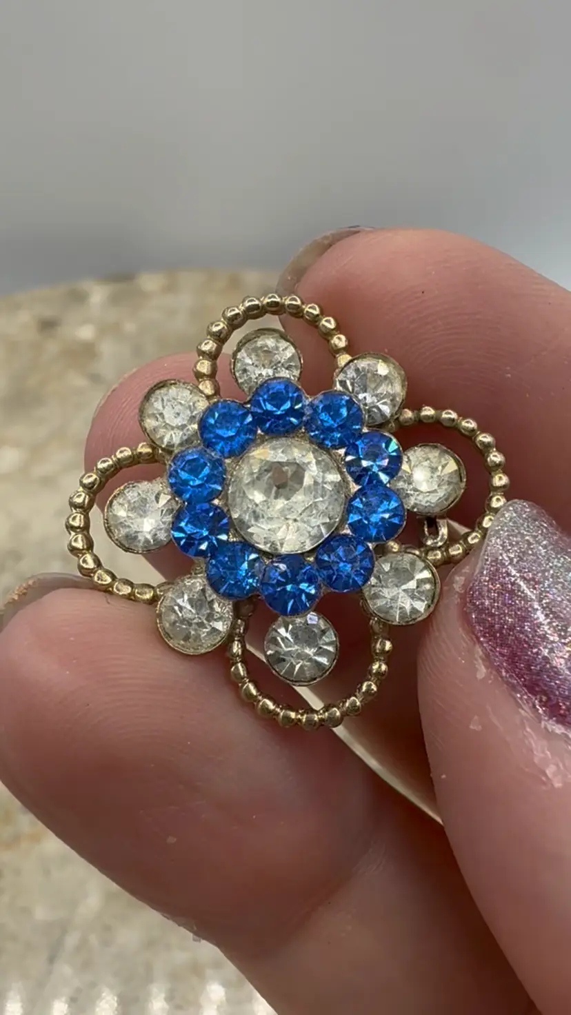 Vintage Gold Tone Mid Century Blue & Clear Glass Rhinestone Brooch