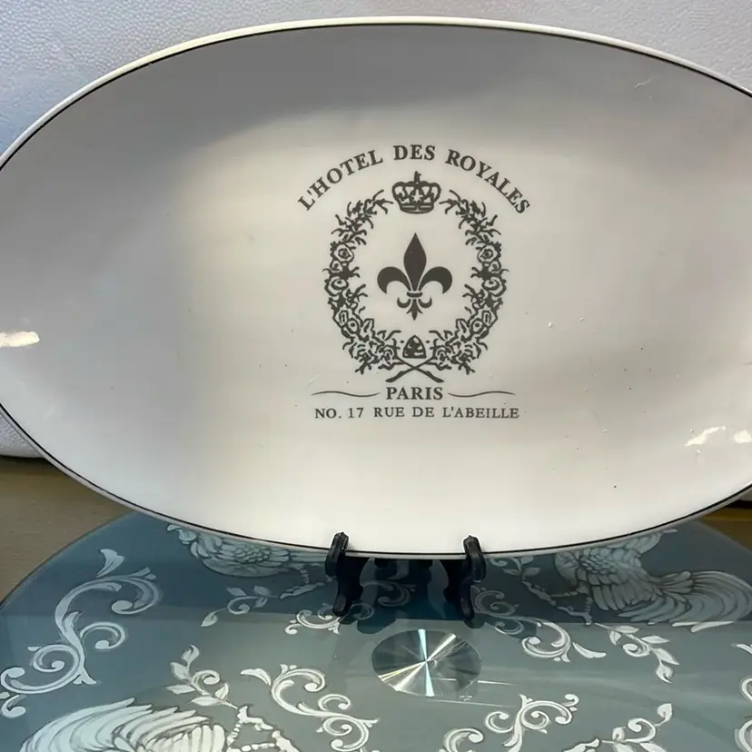 Oval plate pier, one imports, 12 inches silver rim