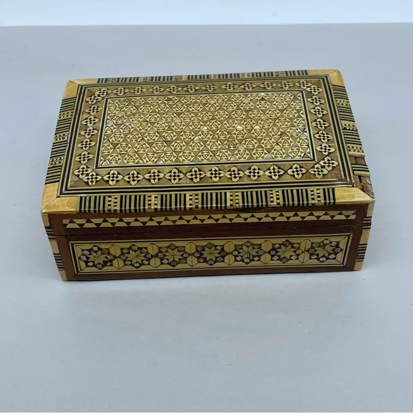 #4114 Vintage Wood With Mother Of Pearl Inlay Middle Eastern Box - Some Flaws
