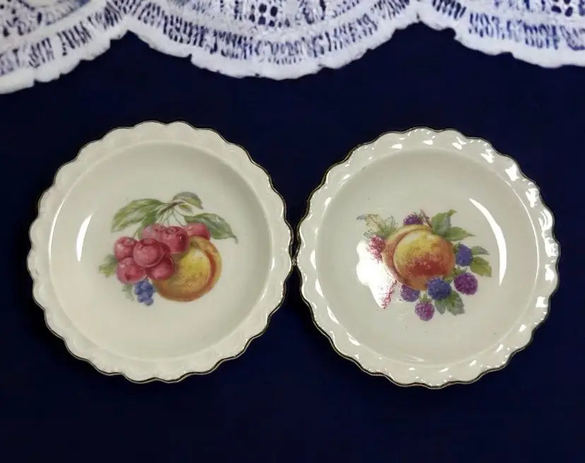 Winterling Marktleuthen Bavaria Porcelain Trinket Dishes Plates Fruit Set of 2 -