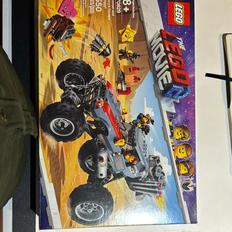 Lego Movie 2 Emmett And Lucy Escape Buggy