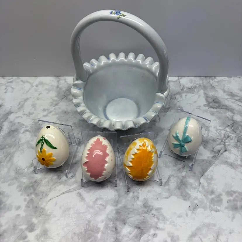 Glass Easter Basket With 4 Decorative Glass Eggs