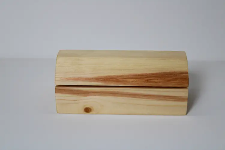 Spruce Puzzle Box Lid Holder