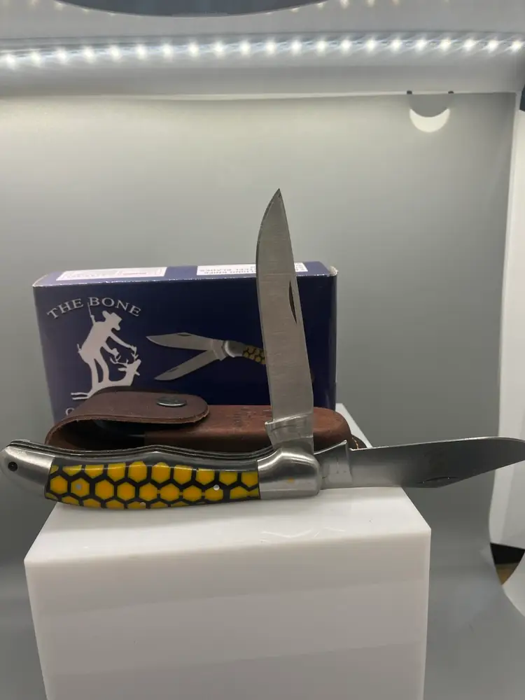 5” Bone Collector , 1 Clip Blade , 1 Pen Blade , Yellow/Black Honeycomb Design , With Sheath