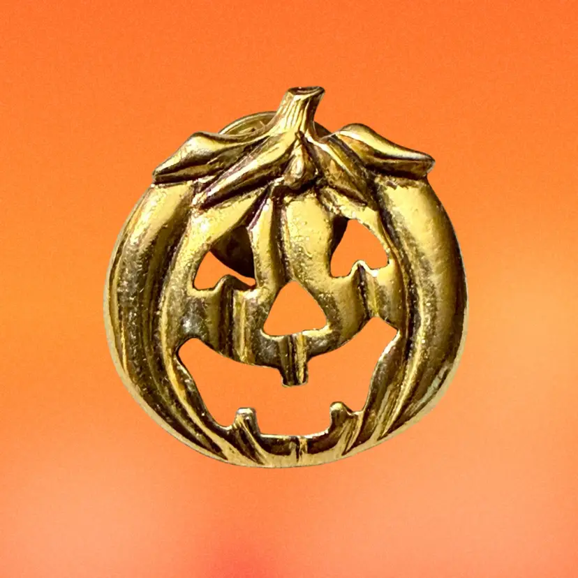Vintage Signed Camco Jack O’Lantern Pumpkin Halloween Goldtone Pin